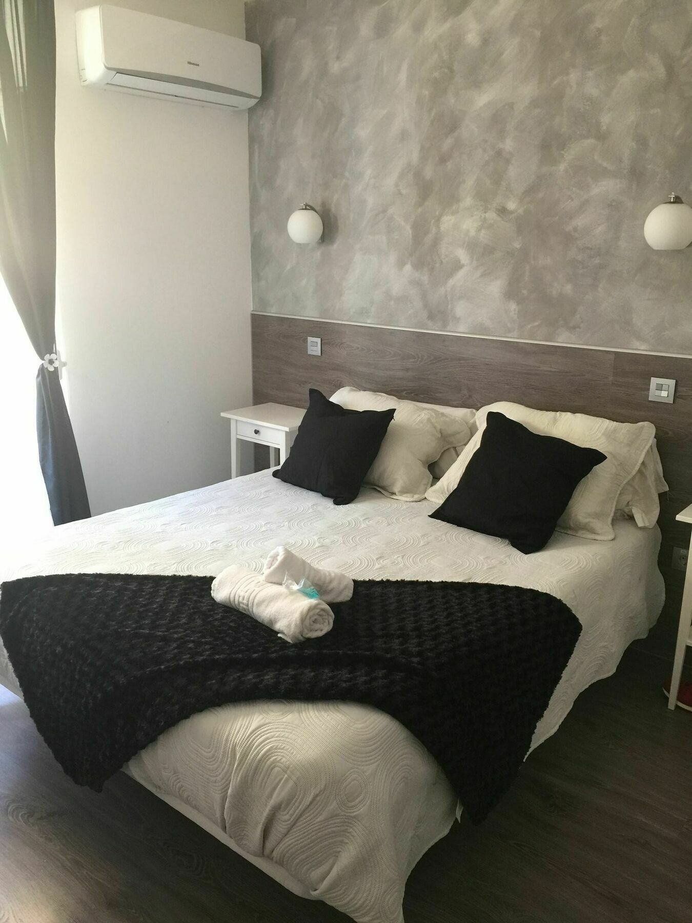 Hostal Meyra Мадрид Экстерьер фото